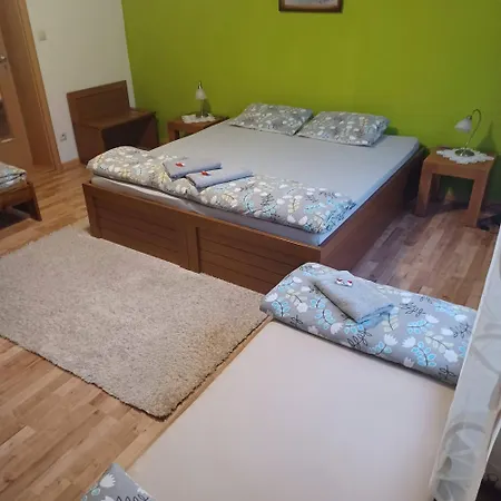 Semesterbostad Domek Relov